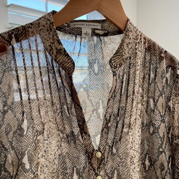 Banana Republic Blouse Women Small Sheer Snake Python Print Brown Black - Picture 6 of 15